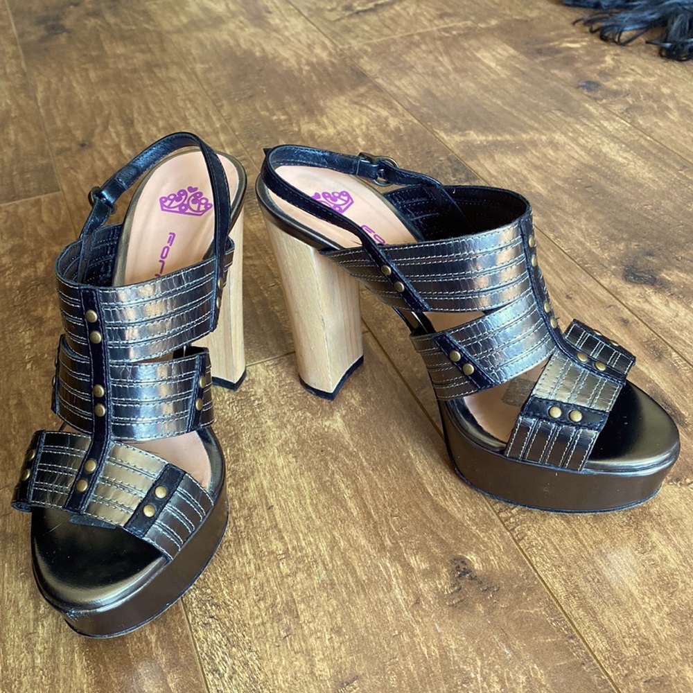 Fornarina Italy size 5M